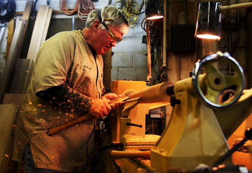 Nick Cook Woodturner" Demos during event: Studio "J"